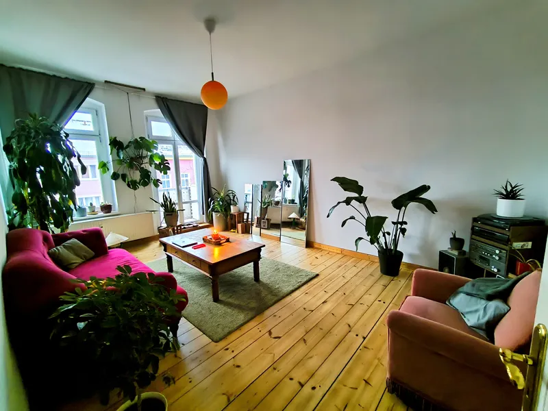 Beautiful apartment - fully furnished - sublet - renovierte und möblierte Wohnung zur Untermiete — photo 1